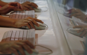 Եվրահանձնաժողովը քննադատել է Հունգարիայի իշխանություններին համացանցի հարկ մտցնելու համար