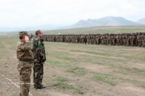 Բակո Սահակյանն այցելել է ԼՂՀ և ՀՀ ԶՈՒ համատեղ զորավարժությունների միասնական ղեկավարման կետ