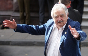 Президент Уругвая открыл больницу в тюрьме, в которой сидел в годы военной диктатуры