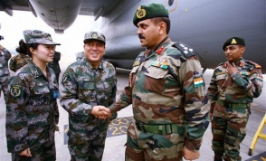 Китай и Индия проведут совместные контртеррористические учения «Рука об руку»