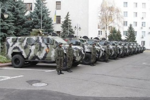 Великобритания направит на Украину 10 бронемашин
