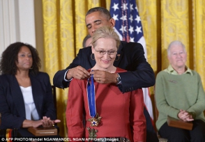 Мэрил Стрип и Стиви Уандер получили высшую награду США (видео)