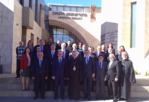 Բակո Սահակյանն այցելել է Մեծի Տանն Կիլիկիո Հյուսիսային Ամերիկայի Արևմտյան առաջնորդարան