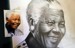 В ЮАР вспоминают Нельсона Манделу в первую годовщину со дня его смерти