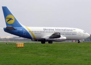 Самолет с 25 азербайджанцами на борту совершил вынужденную посадку в Ереване