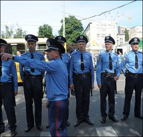 На Украине уволят 25 тысяч милиционеров и прокуроров