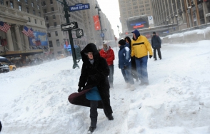 На Нью-Йорк надвигается одна из самых сильных в истории снежных бурь