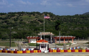 Куба требует от США возвращения территории базы в Гуантанамо