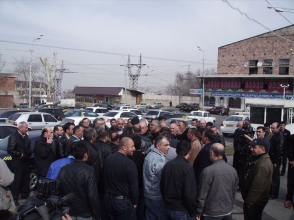 Տաքսու վարորդները պատրաստվում են բողոքի ցույց իրականացնել