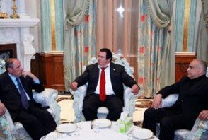 Стартовала встреча лидеров невластной «тройки»