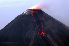 Мексиканский вулкан Колима наращивает свою активность