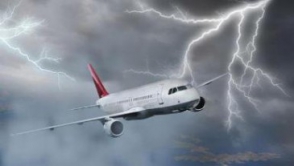 В «Шереметьево» в приземлявшийся самолет ударила молния