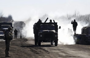 Украина начинает отвод тяжелых вооружений