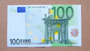 Փորձել է իրացնել կեղծ 100 եվրո