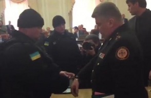 Ուկրաինայի կառավարության նիստի ժամանակ պաշտոնյաների են ձերբակալել (տեսանյութ)