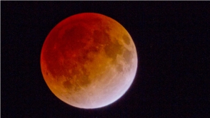 Երկրի վրա կկախվի «արյունոտ Լուսինը» (լուսանկարներ)