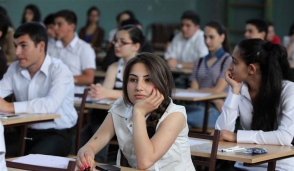НС принял законопроект о переходе на обязательное 12-летнее образование