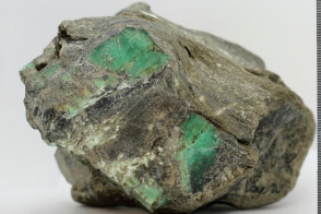 Ուրալում հազվագյուտ զմրուխտ են գտել (լուսանկար)