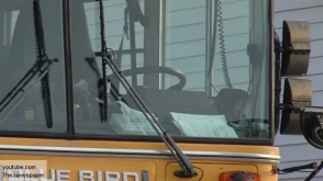 ԱՄՆ–ում դպրոցականները հրաշքով փրկվել են մեքենայի անիվների տակ հայտնվելուց (տեսանյութ)