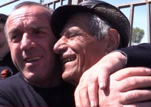 Մոսկվայում դիմավորել են ոտքով այնտեղ հասած 76–ամյա հայ թոշակառուին (տեսանյութ)