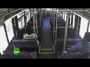 ԱՄՆ–ում ուղևորները դուրս են թռել ավտոբուսից գնացքի հետ բախումից վայրկյաններ առաջ