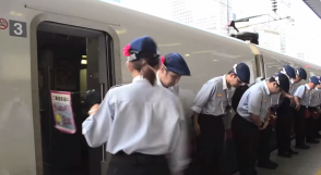 Как в Японии чистят поезда