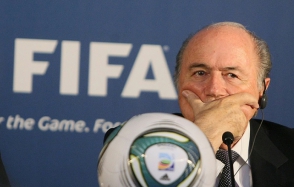Белый дом отказался комментировать переизбрание Блаттера на пост президента ФИФА