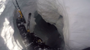 Լեռնագնացը կենդանի է մնացել սառցե ճեղքն ընկնելուց հետո