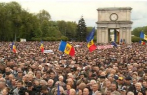 На антиправительственный митинг в Кишиневе вышли более 10 тыс. человек
