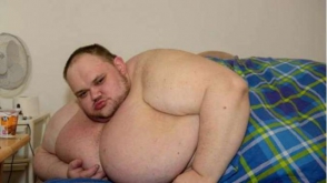 Скончался самый толстый мужчина Британии, весивший более 400 кг