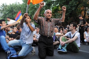 Фоторепортаж с акции протеста на проспекте Баграмяна