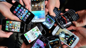 Рынок мобильных телефонов в России переживает спад