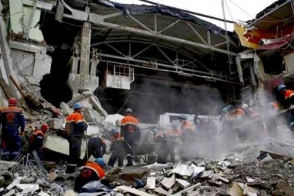 Три человека погибли при обрушении здания в Тбилиси