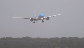 Նիդեռլանդյան «Բոինգը» հազիվ է խուսափել ավիավթարից փոթորկի ժամանակ վայրէջք կատարելիս (տեսանյութ)