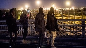 Сотни мигрантов вновь предприняли штурм туннеля под Ла-Маншем