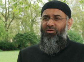 Մեծ Բրիտանիայում իսլամի ամենաազդեցիկ քարոզիչը մեղադրվում է ԻՊ–ին աջակցելու մեջ