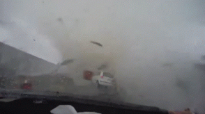 Թայվանում պտտահողմն ավտոմեքենան քշել–տարել է ընթացքի ժամանակ (տեսանյութ)