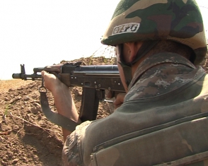 Азербайджан обстрелял позиции НКР из тяжелого вооружения