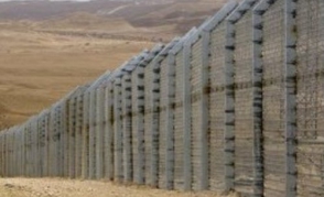 Азербайджане начал строительство стены на границе с Арменией