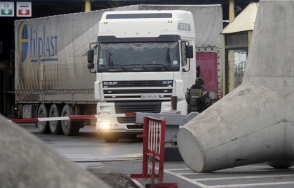 Граница с Крымом полностью закрыта для грузовиков с украинской стороны
