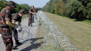 В Европарламенте призвали ввести санкции против Венгрии за отношение к беженцам
