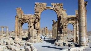 Боевики ИГ разрушили античную Триумфальную арку в сирийской Пальмире