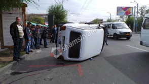 Երևանում բախվել են «Нива»-ն ու թիվ 58 երթուղին սպասարկող ավտոբուսը