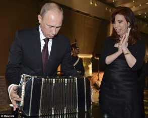 Путин похвалил президента Аргентины за танец (видео)