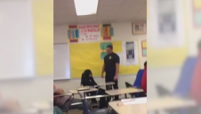 Աշակերտուհուն դաժանորեն գետնին գցած ոստիկանը հեռացվել է աշխատանքից (տեսանյութ)