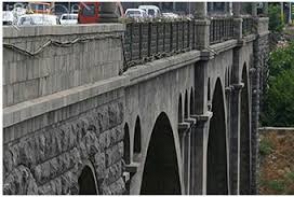 Հաղթանակ կամրջի մոտ «BMW»–ն բախվել է ճամփեզրի արգելապատնեշին