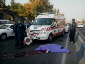 Երևանում ՀՀ ՊՆ աշխատակիցը վրաերթի է ենթարկել Սուրենավանի գյուղապետի տղային, ով տեղում մահացել է