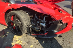 Житель Будапешта разбил «Ferrari» за 1,4 млн долларов через пять минут после покупки