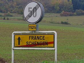 Франция приостанавливает действие Шенгенского соглашения