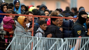 Миграционный кризис: страны ЕС закрывают двери и превращаются в крепости (видео)
